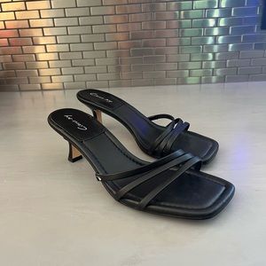 Circus by Sam Edelman, black strappy slide sandal - Size 10